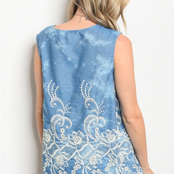 Host Pick!! Blue & Ivory Embroidered Top USA made - Picture 4 of 6